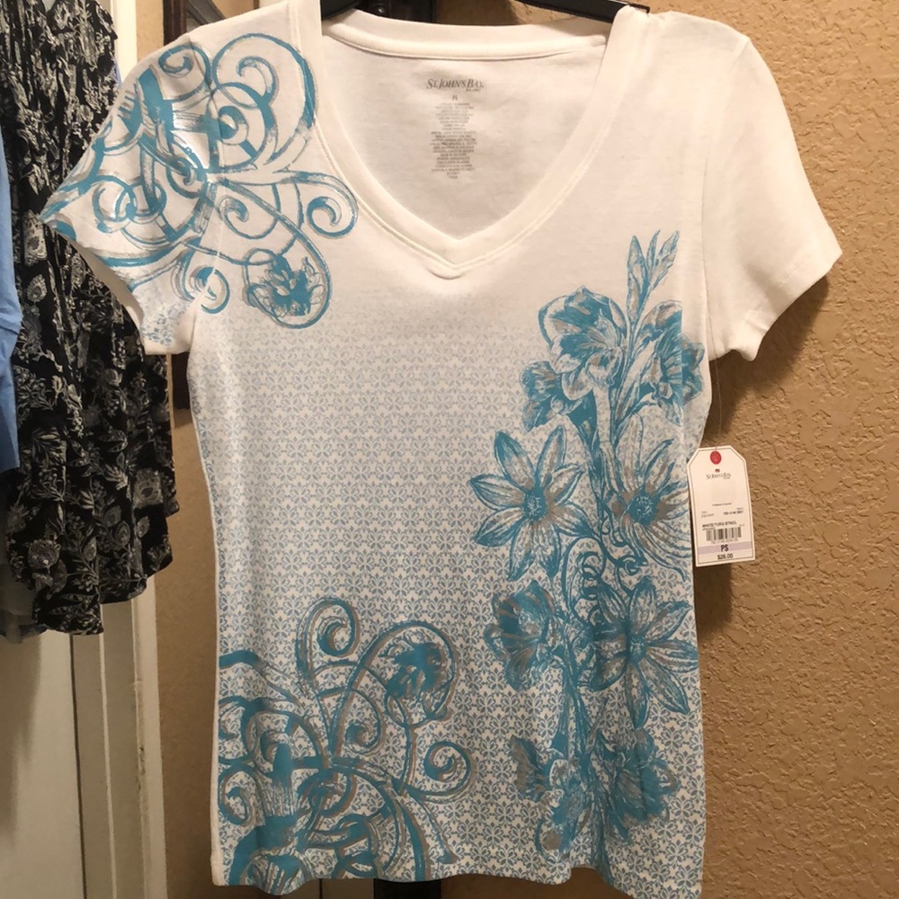 NWT St John’s Bay PS V Neck t-shirt. White with turquoise & silver foil design.